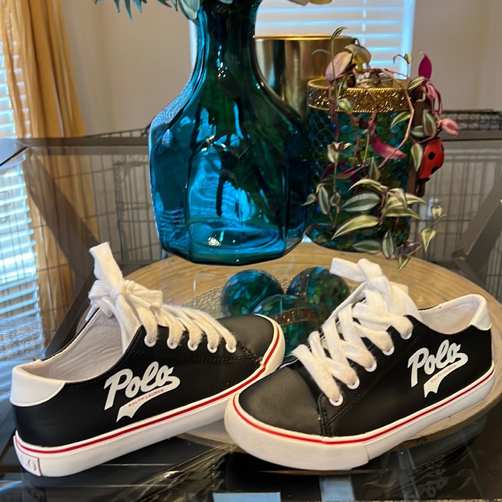 Boys size 1 blue in color Polo shoes